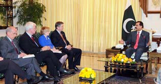 Gilani for solving Kashmir, other disputes with India through talks